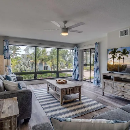 Fully Remodeled Steps To The Beach - Amazing Tropical Sunsets